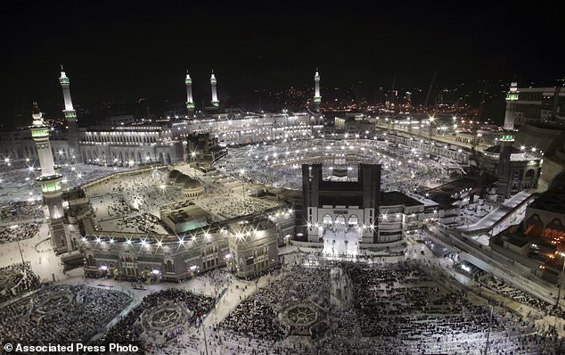 Lebih dari 1,7 Jemaah Haji Bersiap Laksanakan Haji di Mekkah